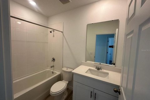 House in Winter Haven, Florida 3 bedrooms, 161.09 sq.m. № 2133112 - photo 8