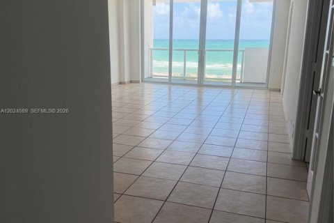 Appartement à louer à Miami Beach, Floride: 2 chambres, 86.4 m2 № 2085270 - photo 4