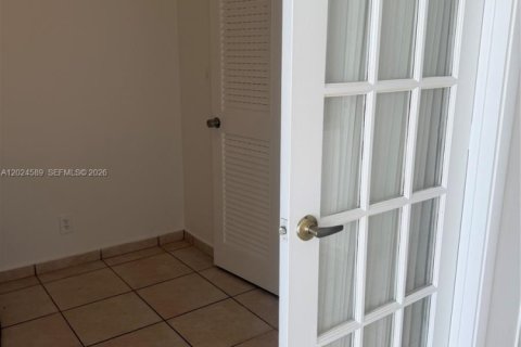 Appartement à louer à Miami Beach, Floride: 2 chambres, 86.4 m2 № 2085270 - photo 15