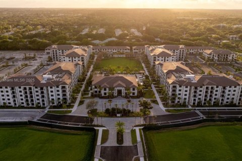 Снять в аренду квартиру в Делрей-Бич, Флорида 3 спальни, 130.81м2, № 1975514 - фото 9