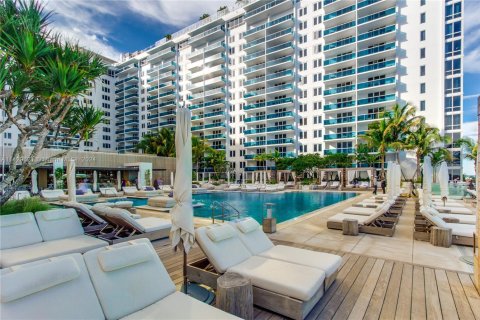 Condominio en alquiler en Miami Beach, Florida, 1 dormitorio, 80.45 m2 № 1959023 - foto 2