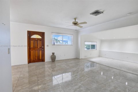 House in Miami, Florida 3 bedrooms, 165.74 sq.m. № 1892376 - photo 26