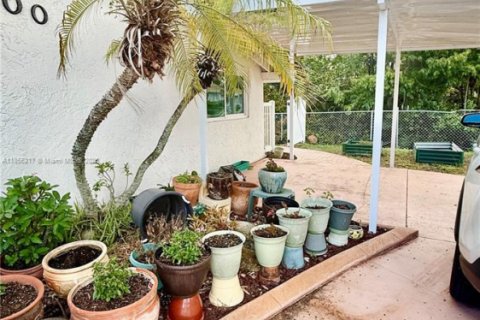 Casa en venta en Miami, Florida, 3 dormitorios, 165.74 m2 № 1892376 - foto 3