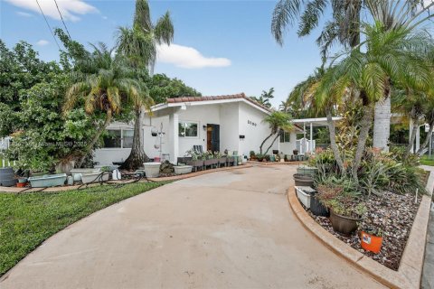House in Miami, Florida 3 bedrooms, 165.74 sq.m. № 1892376 - photo 23