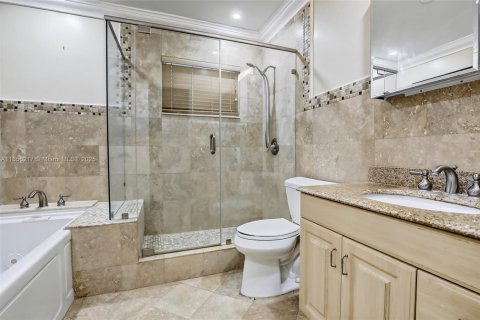 House in Miami, Florida 3 bedrooms, 165.74 sq.m. № 1892376 - photo 19
