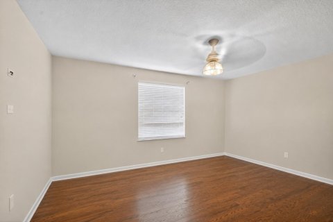 Villa ou maison à vendre à Royal Palm Beach, Floride: 5 chambres, 324.79 m2 № 2078444 - photo 28