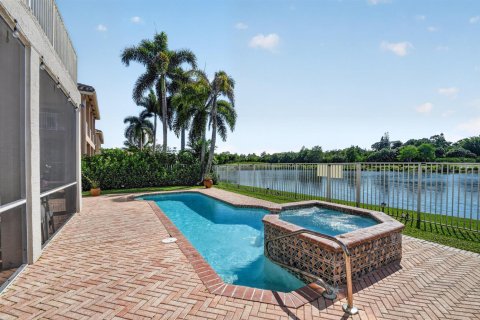 Villa ou maison à vendre à Royal Palm Beach, Floride: 5 chambres, 324.79 m2 № 2078444 - photo 12