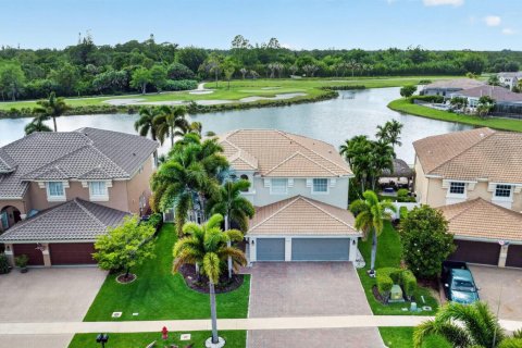 Villa ou maison à vendre à Royal Palm Beach, Floride: 5 chambres, 324.79 m2 № 2078444 - photo 30