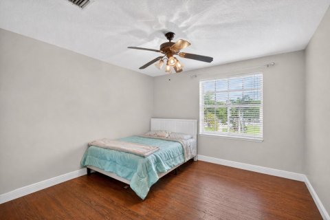 Villa ou maison à vendre à Royal Palm Beach, Floride: 5 chambres, 324.79 m2 № 2078444 - photo 27