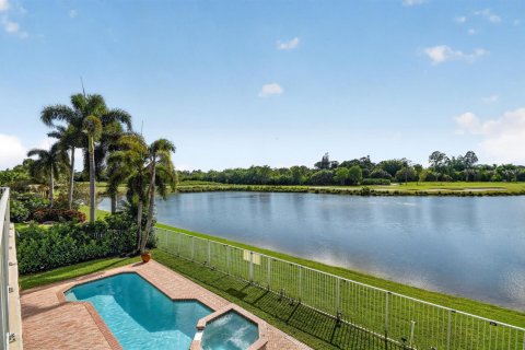 Villa ou maison à vendre à Royal Palm Beach, Floride: 5 chambres, 324.79 m2 № 2078444 - photo 21