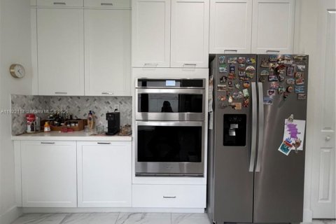 Купить виллу или дом в Дорал, Флорида 4 спальни, 214.05м2, № 2018839 - фото 6