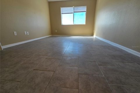 Townhouse in Davenport, Florida 3 bedrooms, 162.39 sq.m. № 1895088 - photo 15