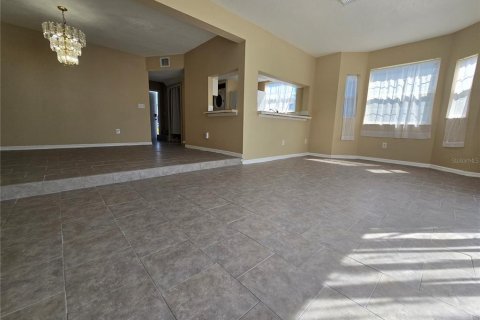 Townhouse in Davenport, Florida 3 bedrooms, 162.39 sq.m. № 1895088 - photo 5