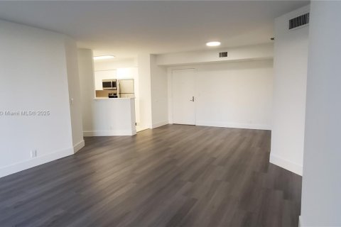 Купить кондоминиум в Авентура, Флорида 2 спальни, 109.72м2, № 1799236 - фото 11