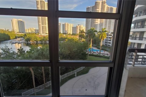Купить кондоминиум в Авентура, Флорида 2 спальни, 109.72м2, № 1799236 - фото 20
