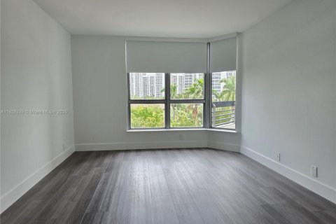 Купить кондоминиум в Авентура, Флорида 2 спальни, 109.72м2, № 1799236 - фото 17