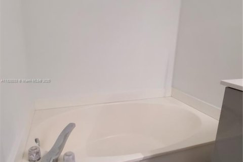 Купить кондоминиум в Авентура, Флорида 2 спальни, 109.72м2, № 1799236 - фото 29