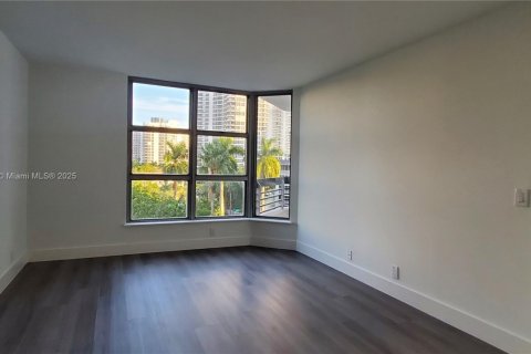 Купить кондоминиум в Авентура, Флорида 2 спальни, 109.72м2, № 1799236 - фото 18
