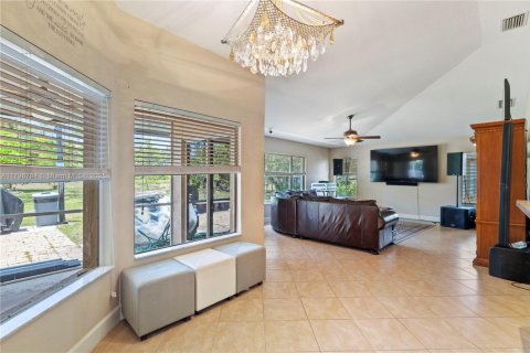 Villa ou maison à vendre à Port St. Lucie, Floride: 3 chambres, 229.47 m2 № 1713479 - photo 13