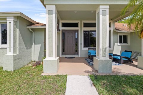 Villa ou maison à vendre à Port St. Lucie, Floride: 3 chambres, 229.47 m2 № 1713479 - photo 2