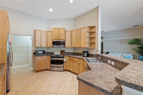 Villa ou maison à vendre à Port St. Lucie, Floride: 3 chambres, 229.47 m2 № 1713479 - photo 9