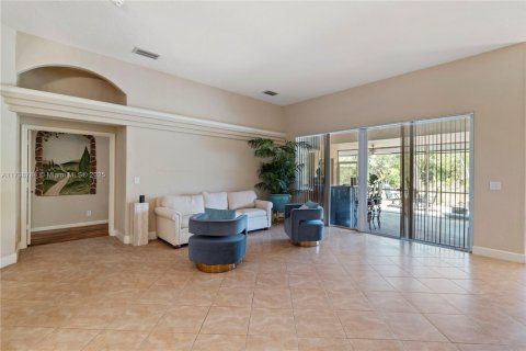 Villa ou maison à vendre à Port St. Lucie, Floride: 3 chambres, 229.47 m2 № 1713479 - photo 4