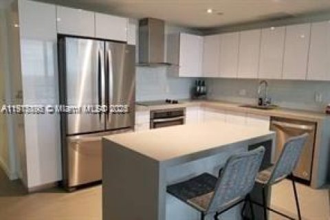 Condominio en alquiler en Miami, Florida, 2 dormitorios, 94.57 m2 № 2016351 - foto 2