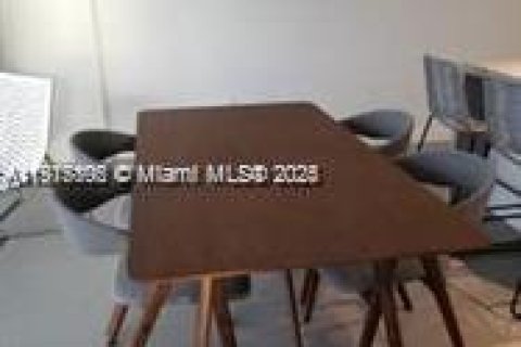 Condominio en alquiler en Miami, Florida, 2 dormitorios, 94.57 m2 № 2016351 - foto 3