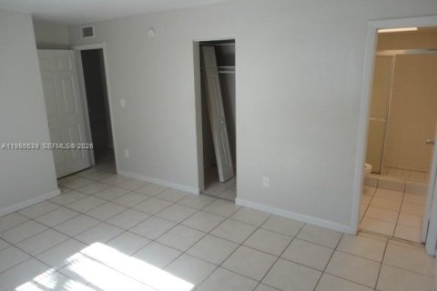 Снять в аренду кондоминиум в Майами, Флорида 1 спальня, 75.53м2, № 2051003 - фото 10