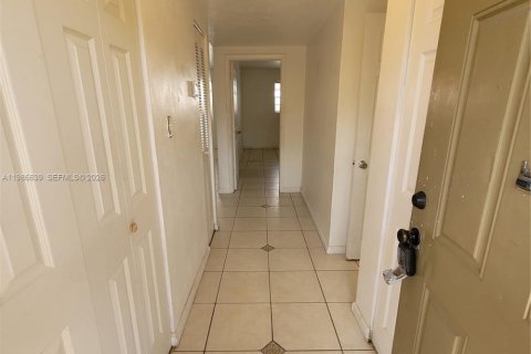 Condominio en alquiler en Miami, Florida, 1 dormitorio, 75.53 m2 № 2051003 - foto 21