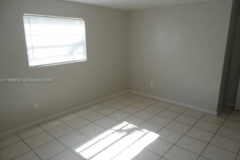 Снять в аренду кондоминиум в Майами, Флорида 1 спальня, 75.53м2, № 2051003 - фото 9