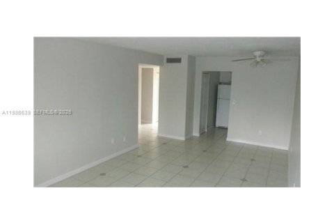 Снять в аренду кондоминиум в Майами, Флорида 1 спальня, 75.53м2, № 2051003 - фото 6