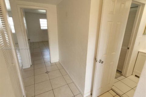 Condominio en alquiler en Miami, Florida, 1 dormitorio, 75.53 m2 № 2051003 - foto 24