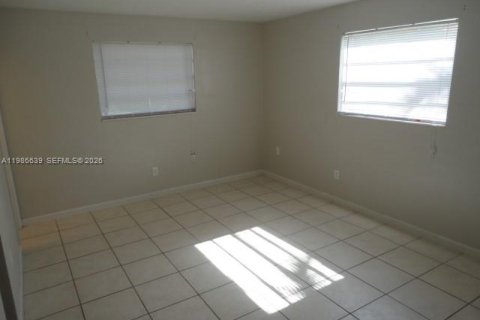 Снять в аренду кондоминиум в Майами, Флорида 1 спальня, 75.53м2, № 2051003 - фото 11