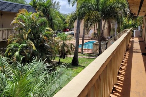 Condominio en alquiler en Miami, Florida, 1 dormitorio, 75.53 m2 № 2051003 - foto 17