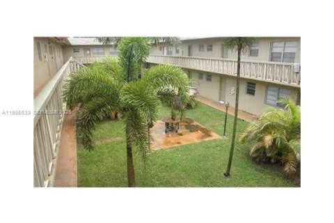 Кондоминиум с 1 спальней в Майами, Флорида № 2051003