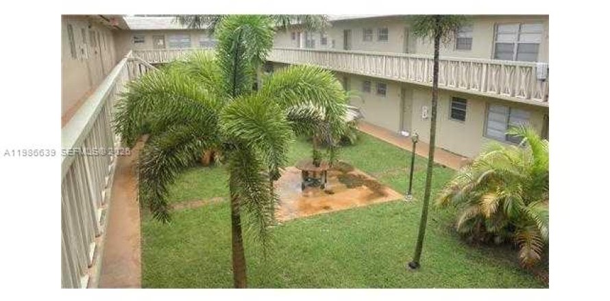 Кондоминиум с 1 спальней в Майами, Флорида № 2051003