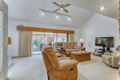 House in Winter Haven, Florida 2 bedrooms, 189.99 sq.m. № 1886108 - photo 12