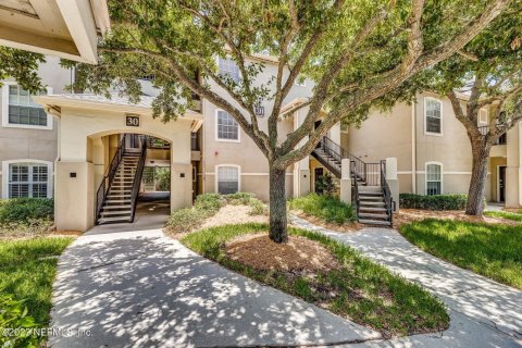 Copropriété à louer à Jacksonville Beach, Floride: 2 chambres, 107.4 m2 № 885685 - photo 1