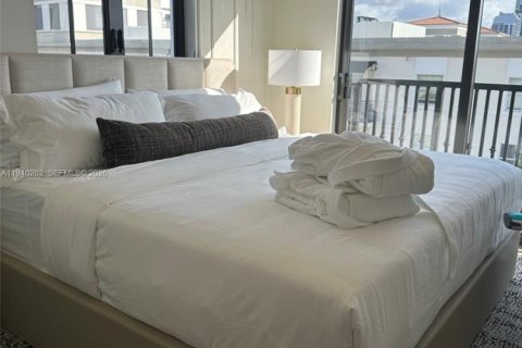 Снять в аренду кондоминиум в Корал-Гейблс, Флорида 2 спальни, 86.12м2, № 2000414 - фото 13