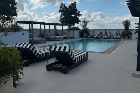 Снять в аренду кондоминиум в Корал-Гейблс, Флорида 2 спальни, 86.12м2, № 2000414 - фото 9