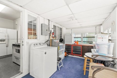 Casa en venta en Miami, Florida, 3 dormitorios, 132.01 m2 № 1920131 - foto 14