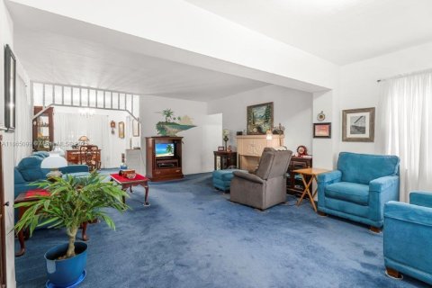 Casa en venta en Miami, Florida, 3 dormitorios, 132.01 m2 № 1920131 - foto 7