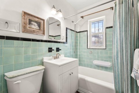 Casa en venta en Miami, Florida, 3 dormitorios, 132.01 m2 № 1920131 - foto 13