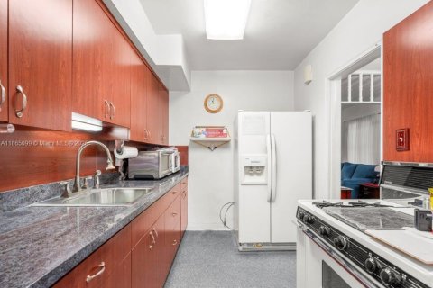 Casa en venta en Miami, Florida, 3 dormitorios, 132.01 m2 № 1920131 - foto 4