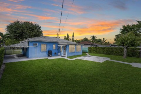 Casa en venta en Miami, Florida, 3 dormitorios, 132.01 m2 № 1920131 - foto 3