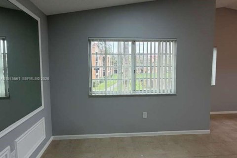 Condo in Miramar, Florida, 1 bedroom  № 2002814 - photo 8