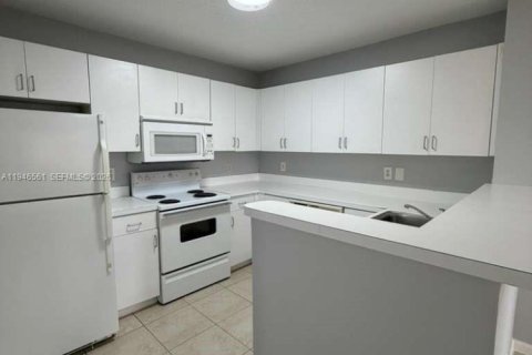 Condo in Miramar, Florida, 1 bedroom  № 2002814