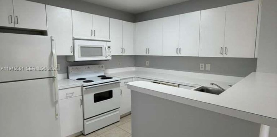 Condo in Miramar, Florida, 1 bedroom  № 2002814