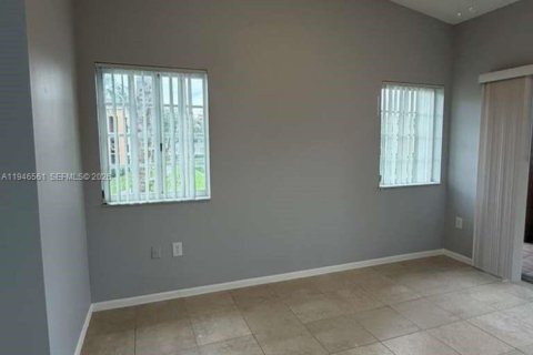 Condo in Miramar, Florida, 1 bedroom  № 2002814 - photo 10